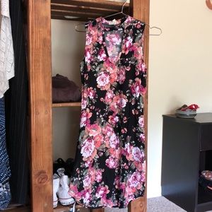 Floral fitting dress size M